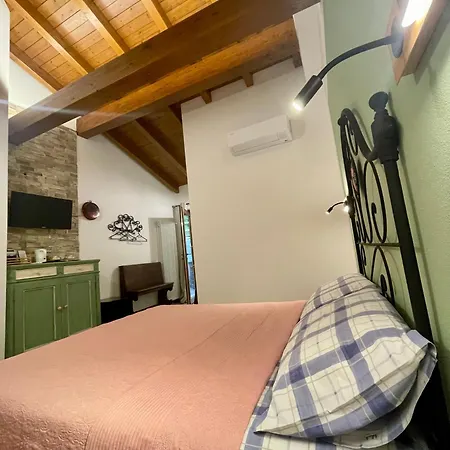 Guest house Casa Iris 3*